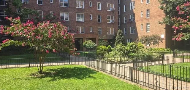 $989,000 | 105-25 65th Avenue, Unit 5G 5H | Forest Hills