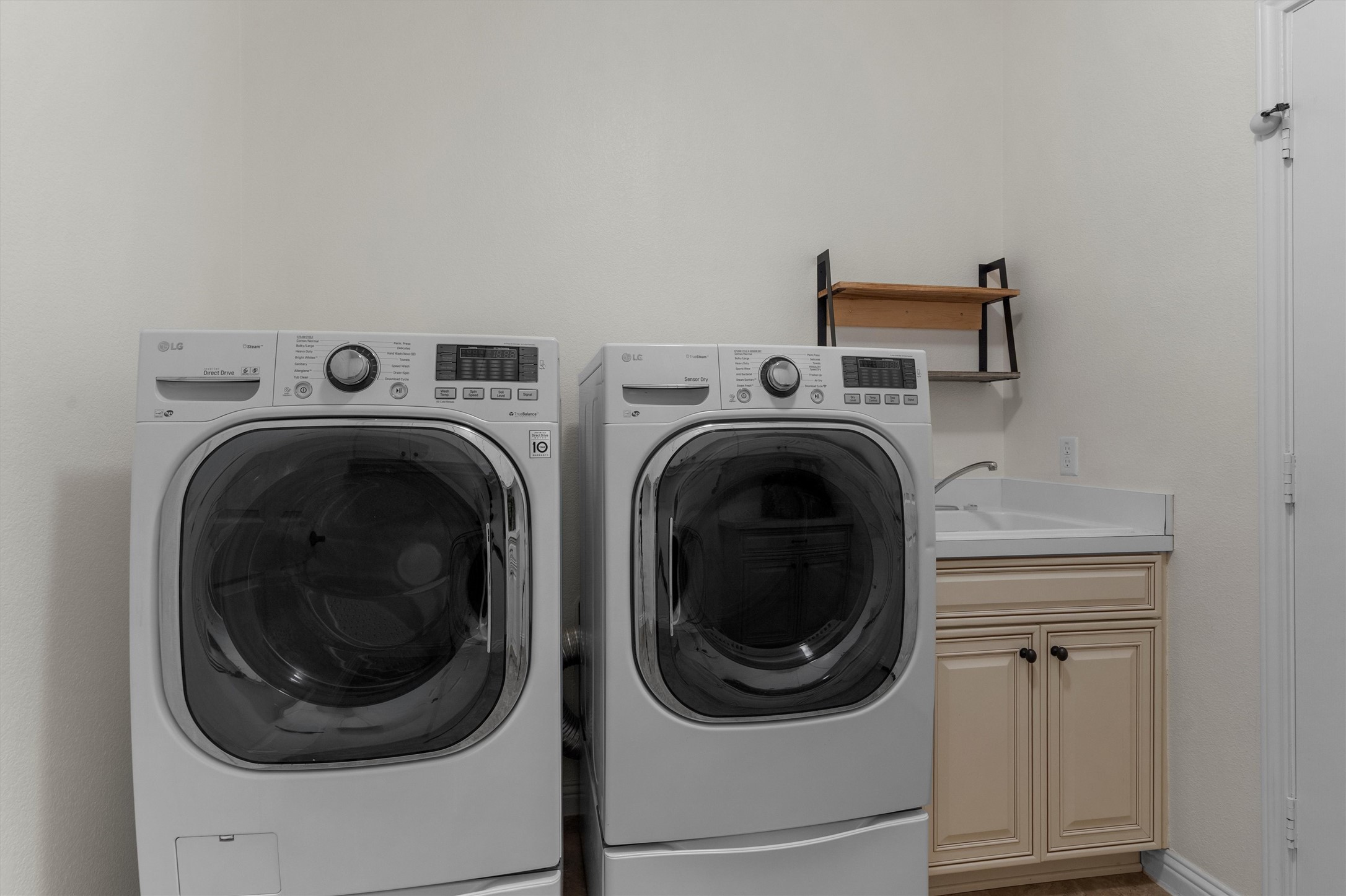 205 McKittrick Ridge Road Georgetown, TX 78633 - Photo 30 of 37 a utility room with dryer and washer