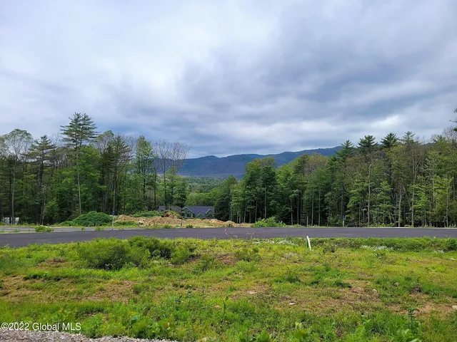 $599,000 | 9 Hill Crest Lane, Unit 2, Lake George, NY 12845