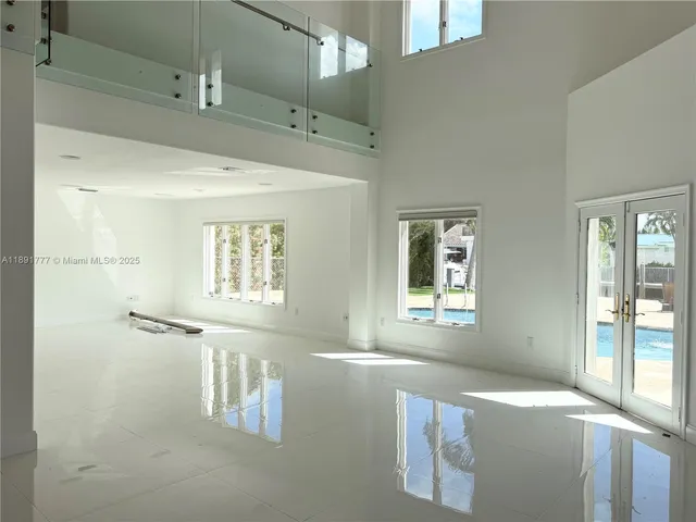 a view of empty room with window