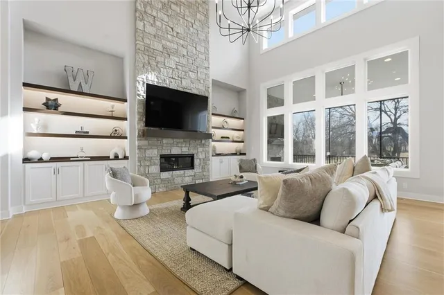 $1,550,000 | 17021 Lucille Street, Overland Park, KS 66221