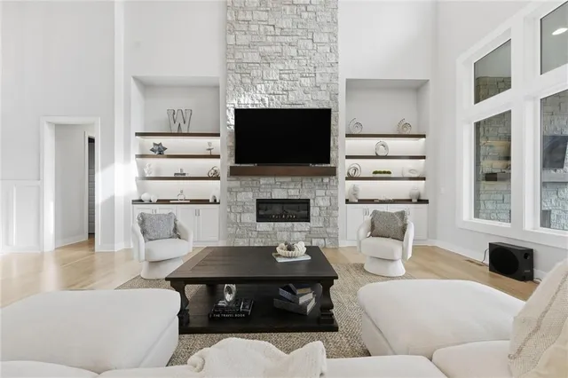 $1,550,000 | 17021 Lucille Street, Overland Park, KS 66221