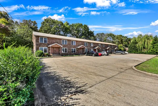 $1,100,000 | 140 Darlene Drive, Clarksville, TN 37042