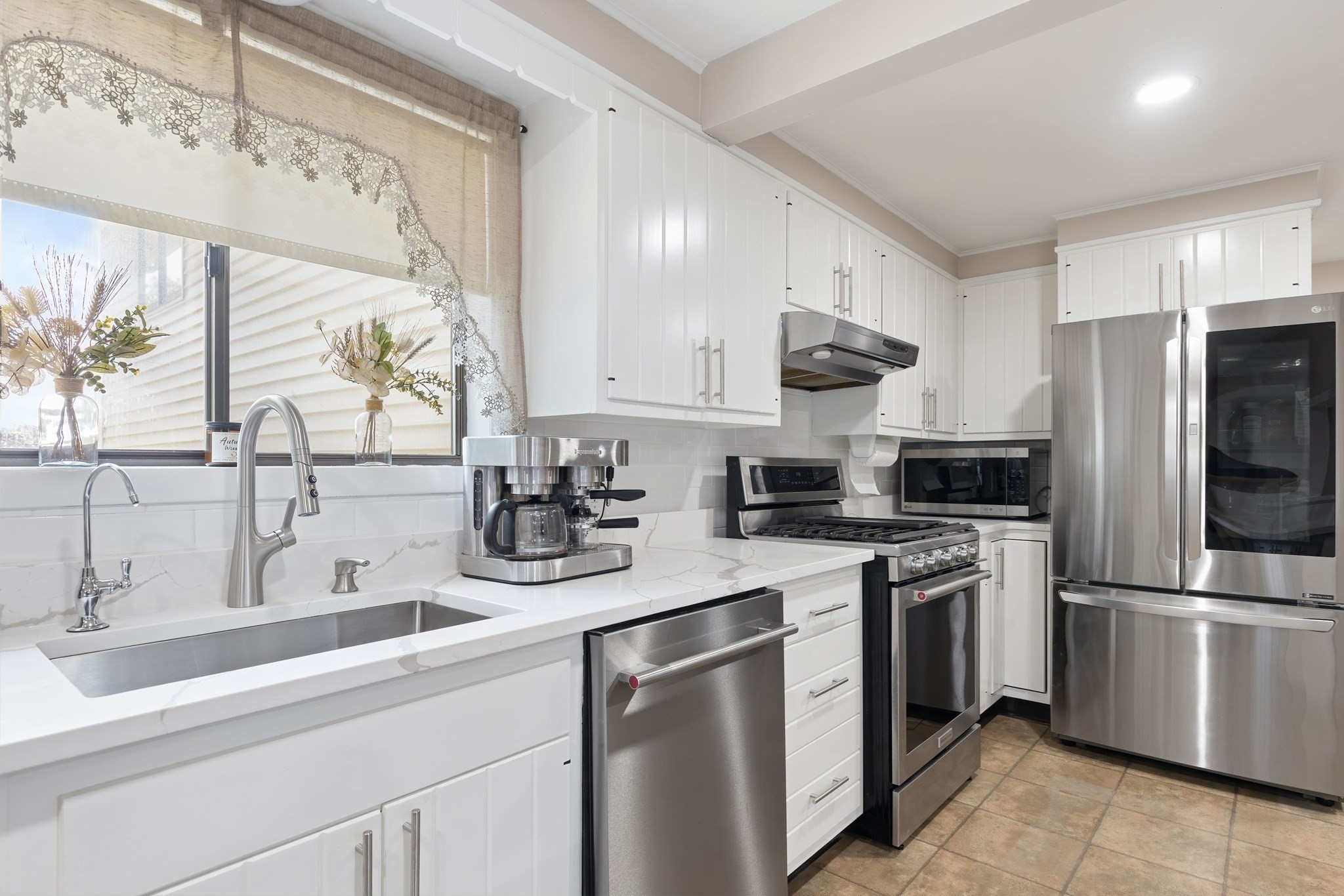 27 Lyman Road Framingham, MA 01701 - Photo 11 of 28 Gallery Image 11