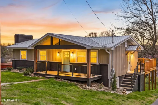 $624,900 | 1704 South Forest Drive, Knoxville, TN 37920