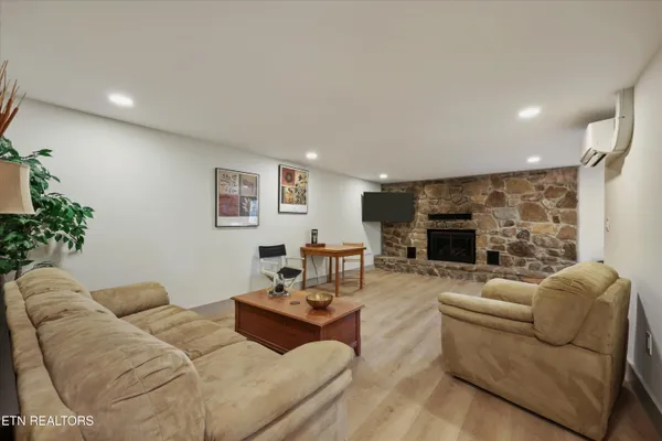 $599,900 | 1704 South Forest Drive, Knoxville, TN 37920