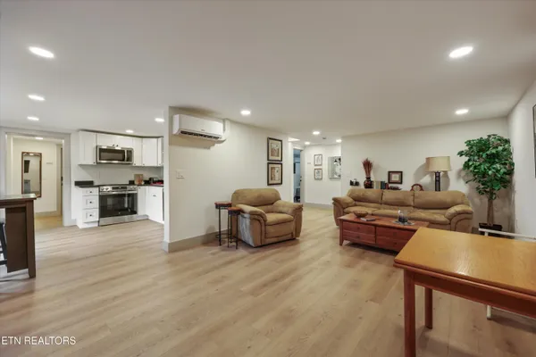 $599,900 | 1704 South Forest Drive, Knoxville, TN 37920