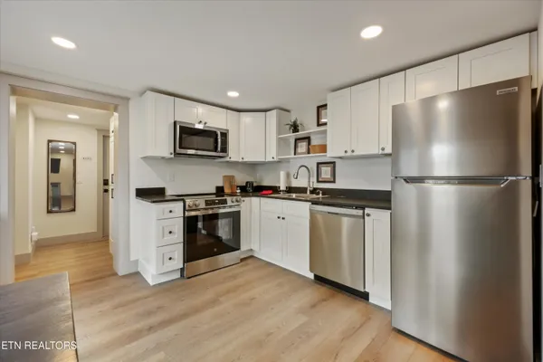 $599,900 | 1704 South Forest Drive, Knoxville, TN 37920