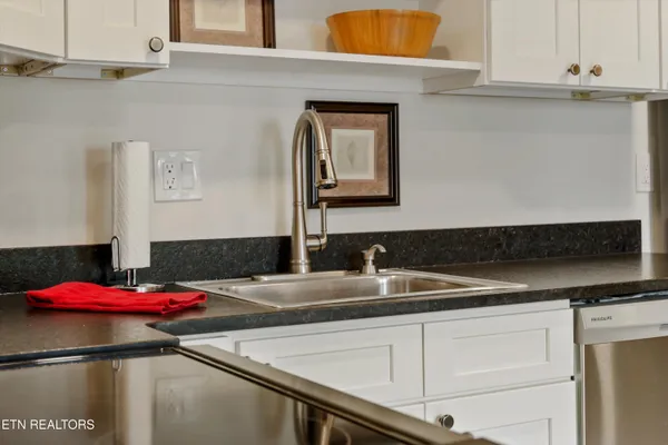 $599,900 | 1704 South Forest Drive, Knoxville, TN 37920