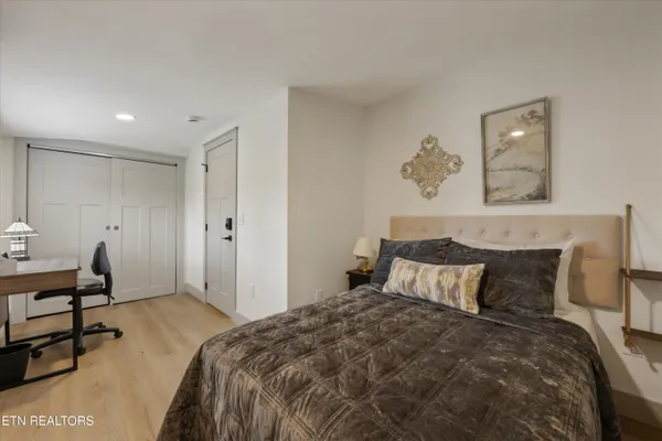 $599,900 | 1704 South Forest Drive, Knoxville, TN 37920