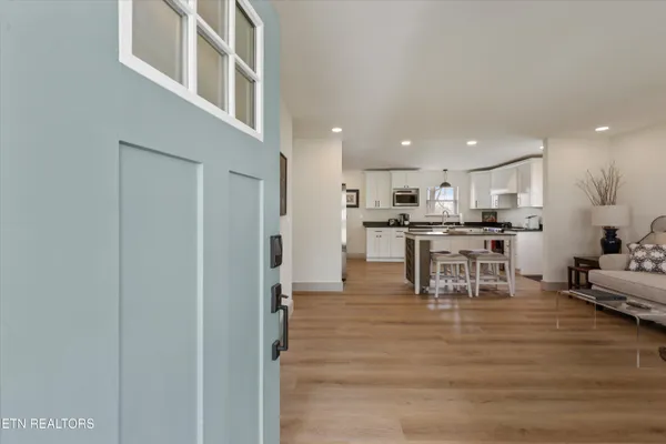 $599,900 | 1704 South Forest Drive, Knoxville, TN 37920