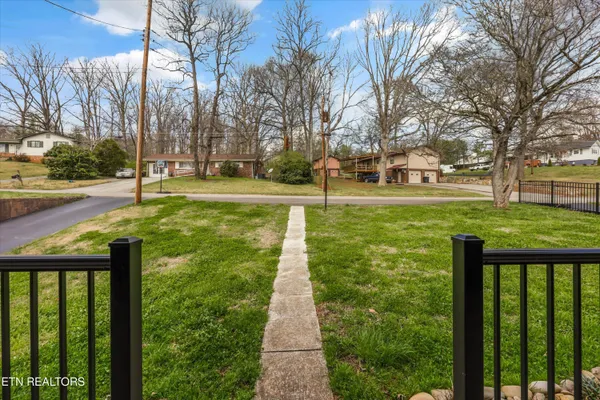 $599,900 | 1704 South Forest Drive, Knoxville, TN 37920