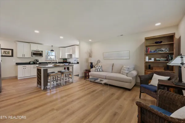 $599,900 | 1704 South Forest Drive, Knoxville, TN 37920