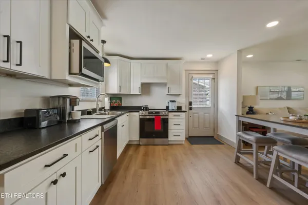 $599,900 | 1704 South Forest Drive, Knoxville, TN 37920