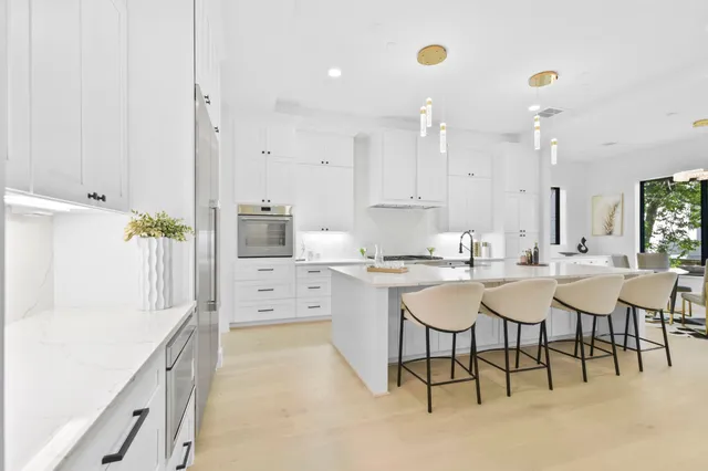 $1,499,000 | 5115 Maple Street, Bellaire, TX 77401