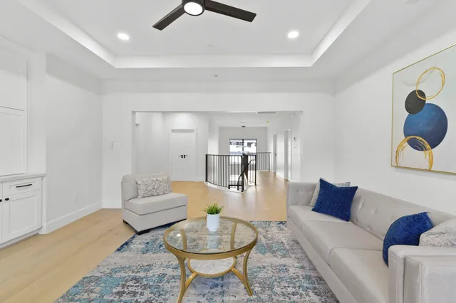 $1,499,000 | 5115 Maple Street, Bellaire, TX 77401