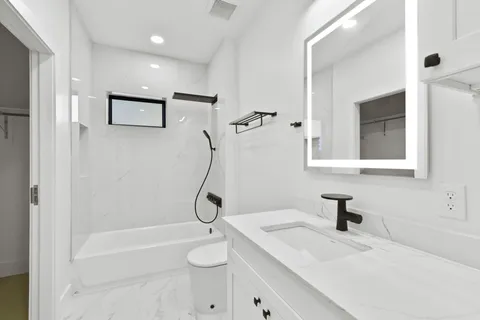 $1,499,000 | 5115 Maple Street, Bellaire, TX 77401