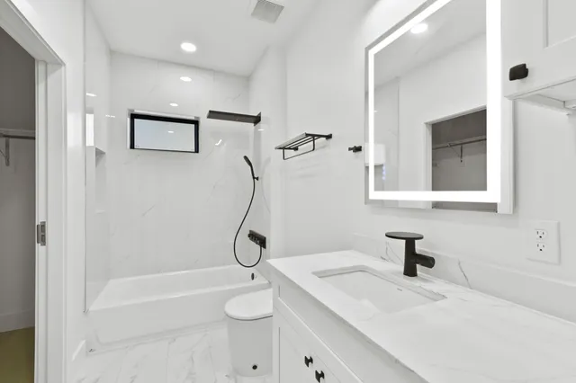 $1,499,000 | 5115 Maple Street, Bellaire, TX 77401