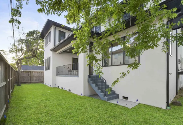 $1,499,000 | 5115 Maple Street, Bellaire, TX 77401