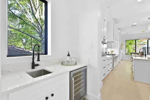 $1,499,000 | 5115 Maple Street, Bellaire, TX 77401