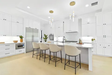 $1,499,000 | 5115 Maple Street, Bellaire, TX 77401