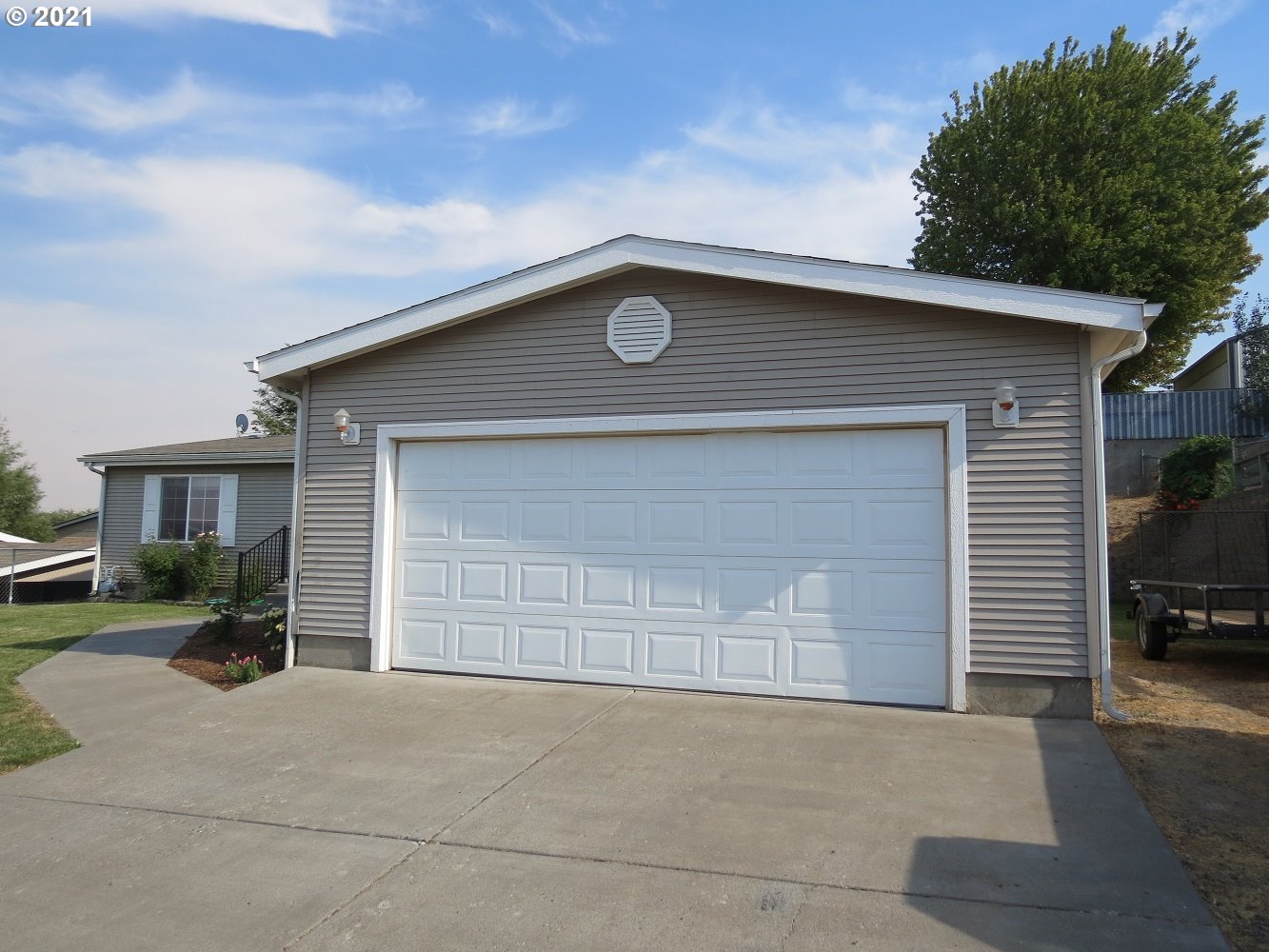 3016 Southwest Overlook Place Pendleton, OR 97801 - Photo 2 of 4