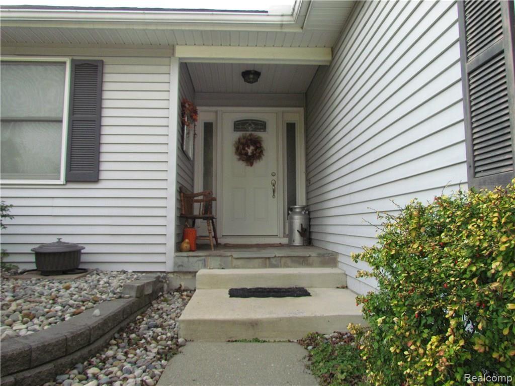 10134 Ridge Road Goodrich, MI 48438 - Photo 5 of 28 IMG_1719.JPG