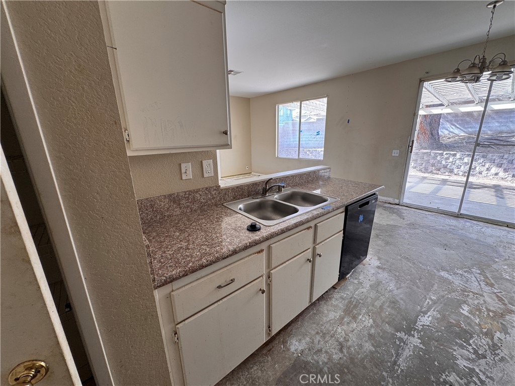 2014 West Dawnview Drive Rialto, CA 92377 - Photo 15 of 48