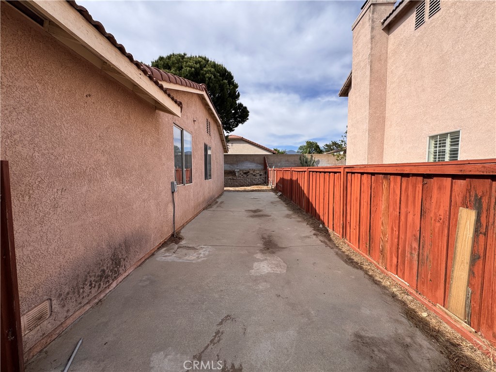2014 West Dawnview Drive Rialto, CA 92377 - Photo 43 of 48