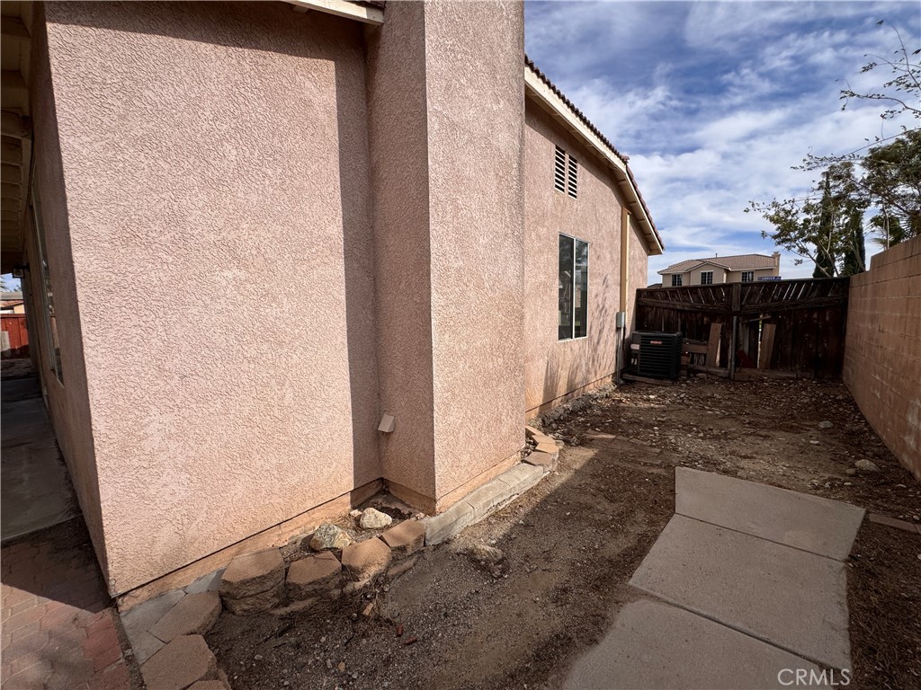 2014 West Dawnview Drive Rialto, CA 92377 - Photo 45 of 48