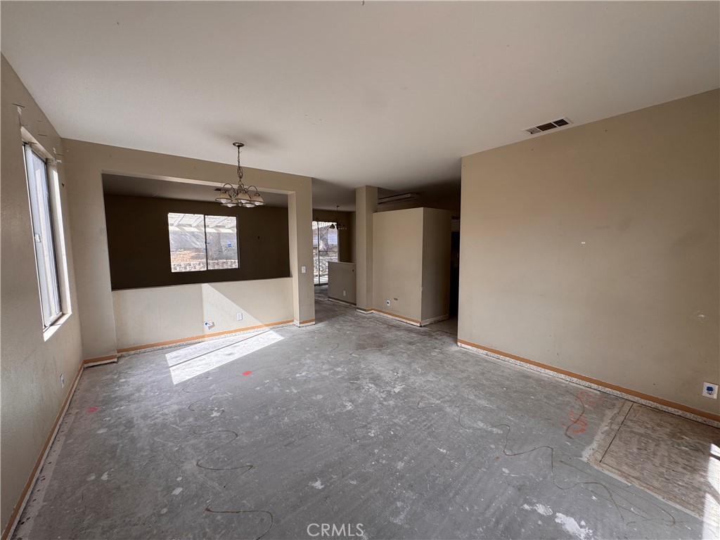 2014 West Dawnview Drive Rialto, CA 92377 - Photo 5 of 48