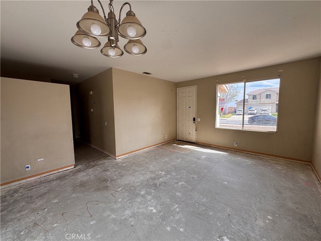 2014 West Dawnview Drive Rialto, CA 92377 - Photo 6 of 48