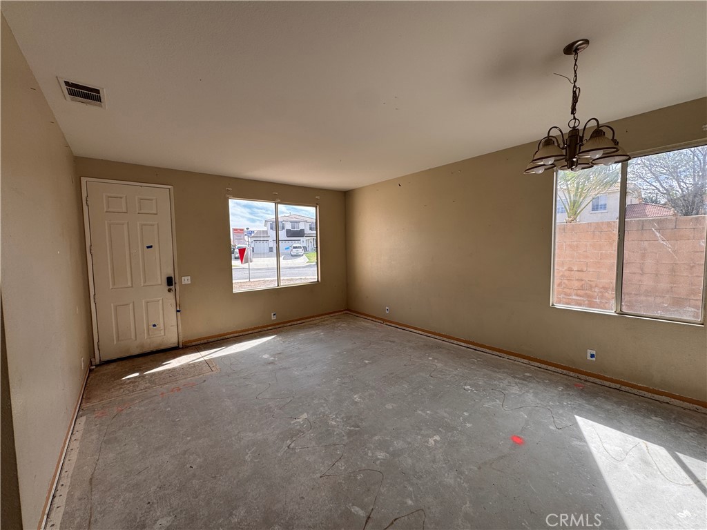 2014 West Dawnview Drive Rialto, CA 92377 - Photo 7 of 48