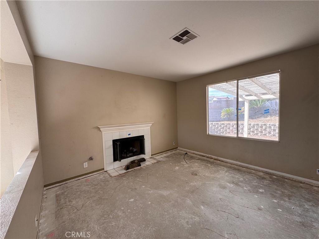 2014 West Dawnview Drive Rialto, CA 92377 - Photo 8 of 48