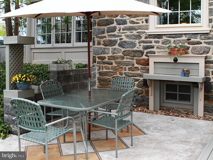 202 Barrie Road Narberth, PA 19072 - Photo 8 of 25 Patio