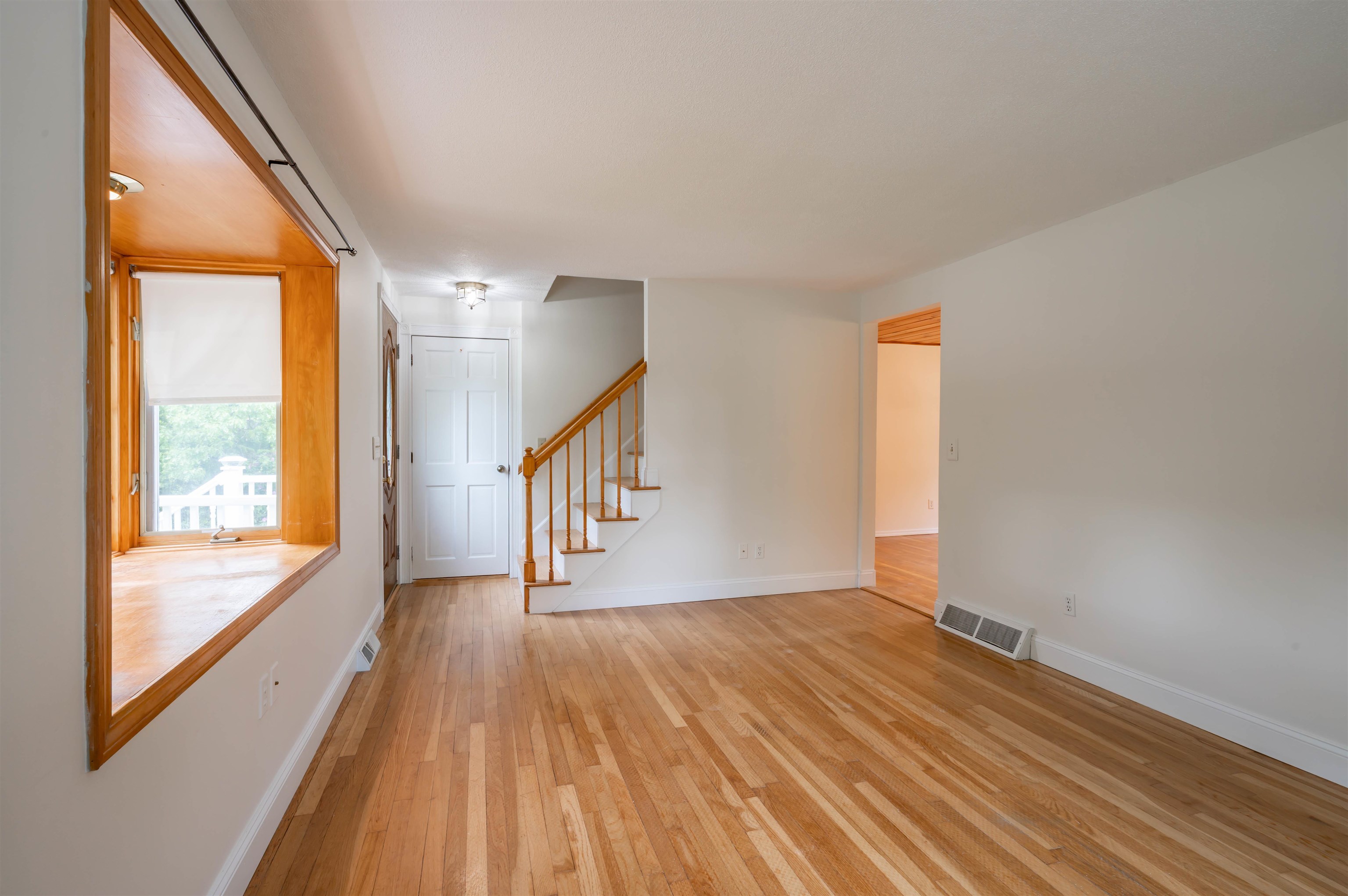 192 Searles Road Nashua, NH 03062 - Photo 29 of 46