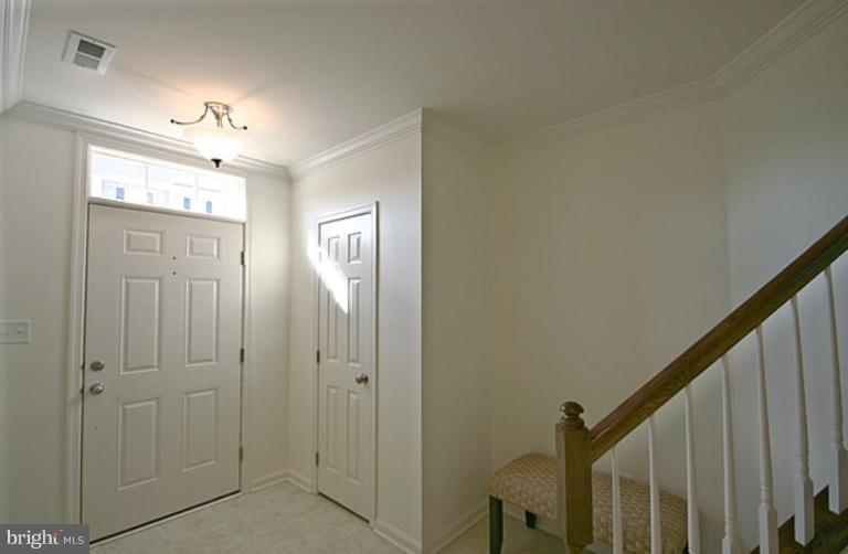 7653 Sandhurst Lane Hanover, MD 21076 - Photo 2 of 24 Foyer