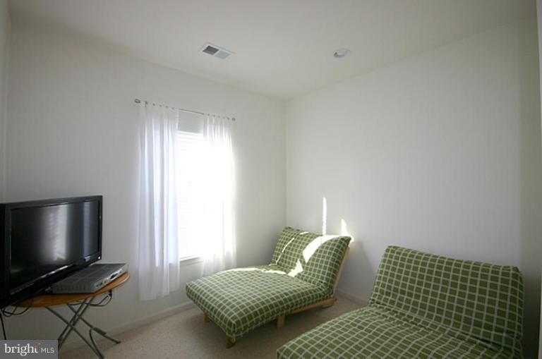 7653 Sandhurst Lane Hanover, MD 21076 - Photo 15 of 24 Bedroom 3