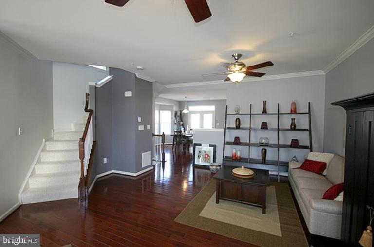 7653 Sandhurst Lane Hanover, MD 21076 - Photo 5 of 24 Living Room