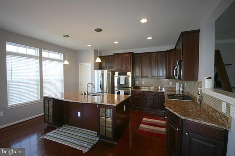 7653 Sandhurst Lane Hanover, MD 21076 - Photo 8 of 24 Kitchen