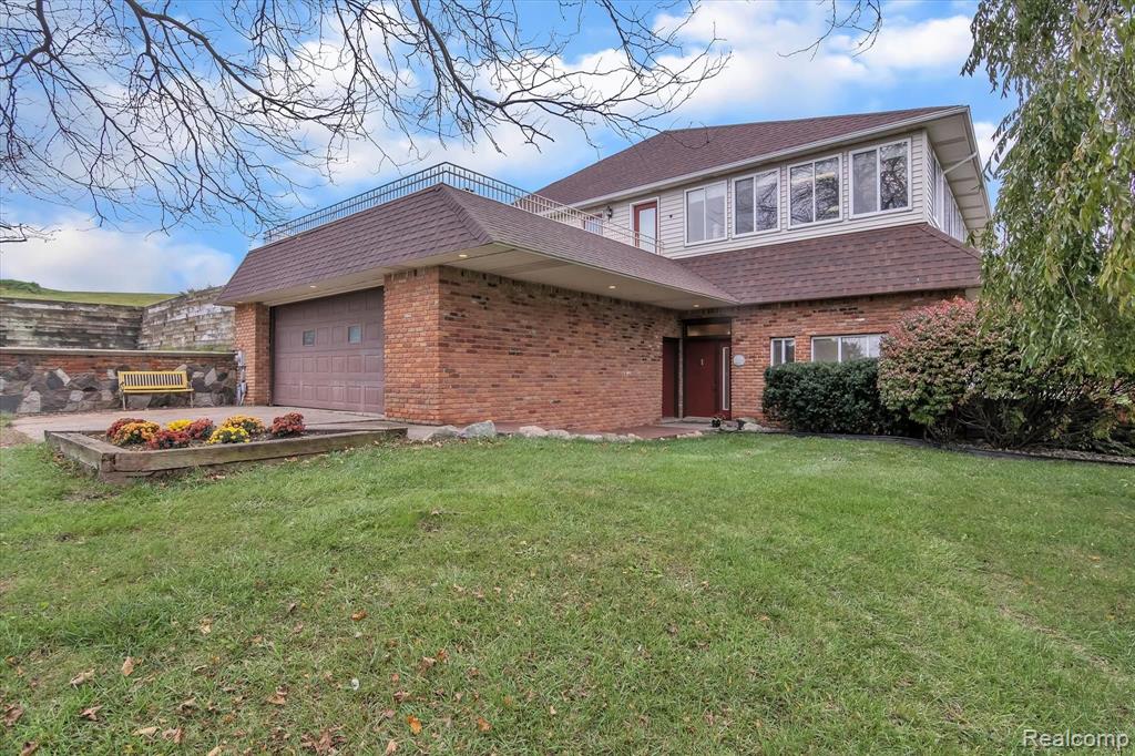 4211 Crandall Road Howell, MI 48855 - Photo 3 of 42