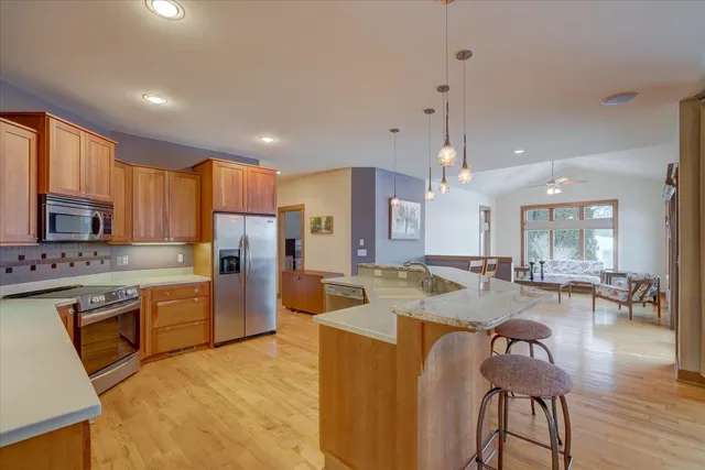 $695,000 | 4873 Highwood Circle, Middleton, WI 53562