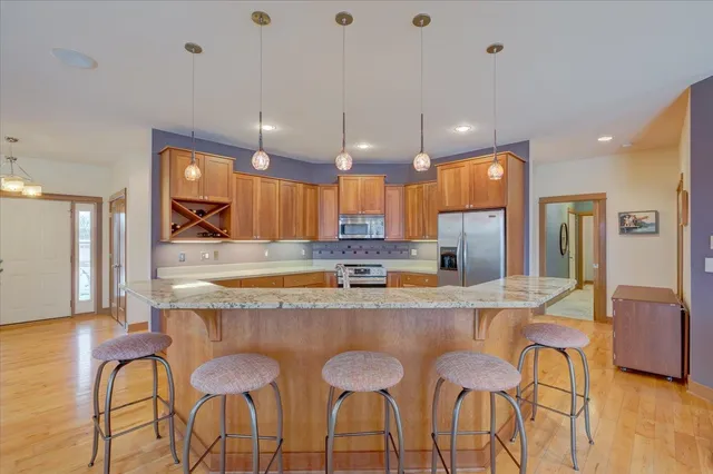 $695,000 | 4873 Highwood Circle, Middleton, WI 53562