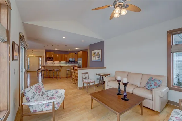 $695,000 | 4873 Highwood Circle, Middleton, WI 53562