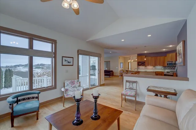 $695,000 | 4873 Highwood Circle, Middleton, WI 53562