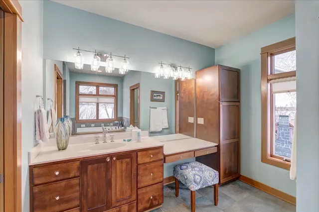 $695,000 | 4873 Highwood Circle, Middleton, WI 53562