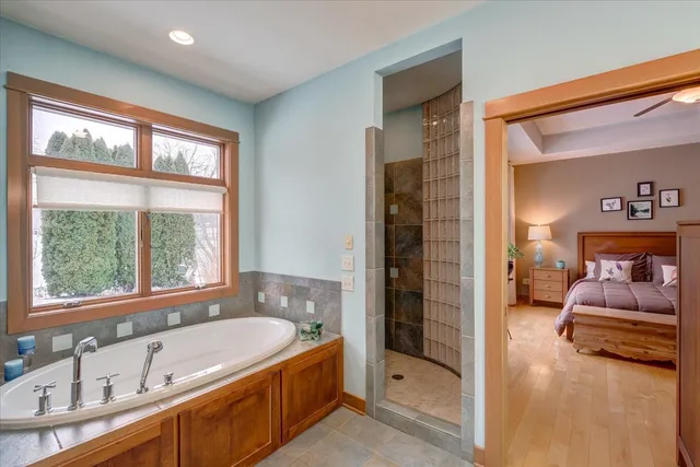 $695,000 | 4873 Highwood Circle, Middleton, WI 53562