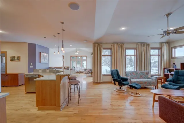 $695,000 | 4873 Highwood Circle, Middleton, WI 53562