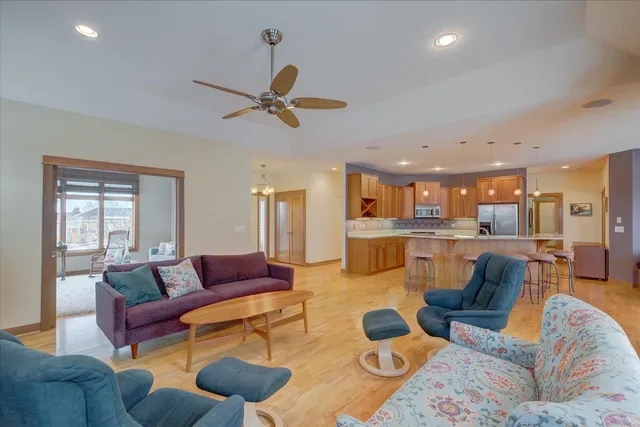 $695,000 | 4873 Highwood Circle, Middleton, WI 53562