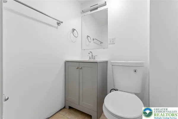$2,645 | 409 East Washington Avenue, Bethlehem, PA 18017